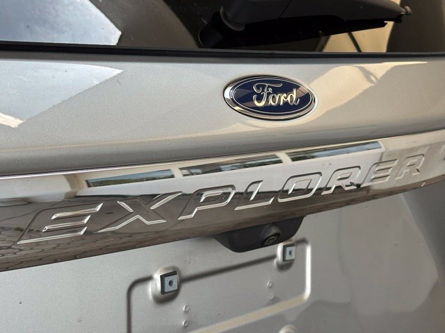 Certified 2024 Ford Explorer Limited w/ Limited Technology Package AWD/4WD image 31
