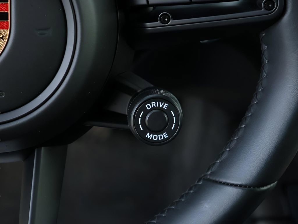 Certified 2024 Porsche Macan GTS image 31