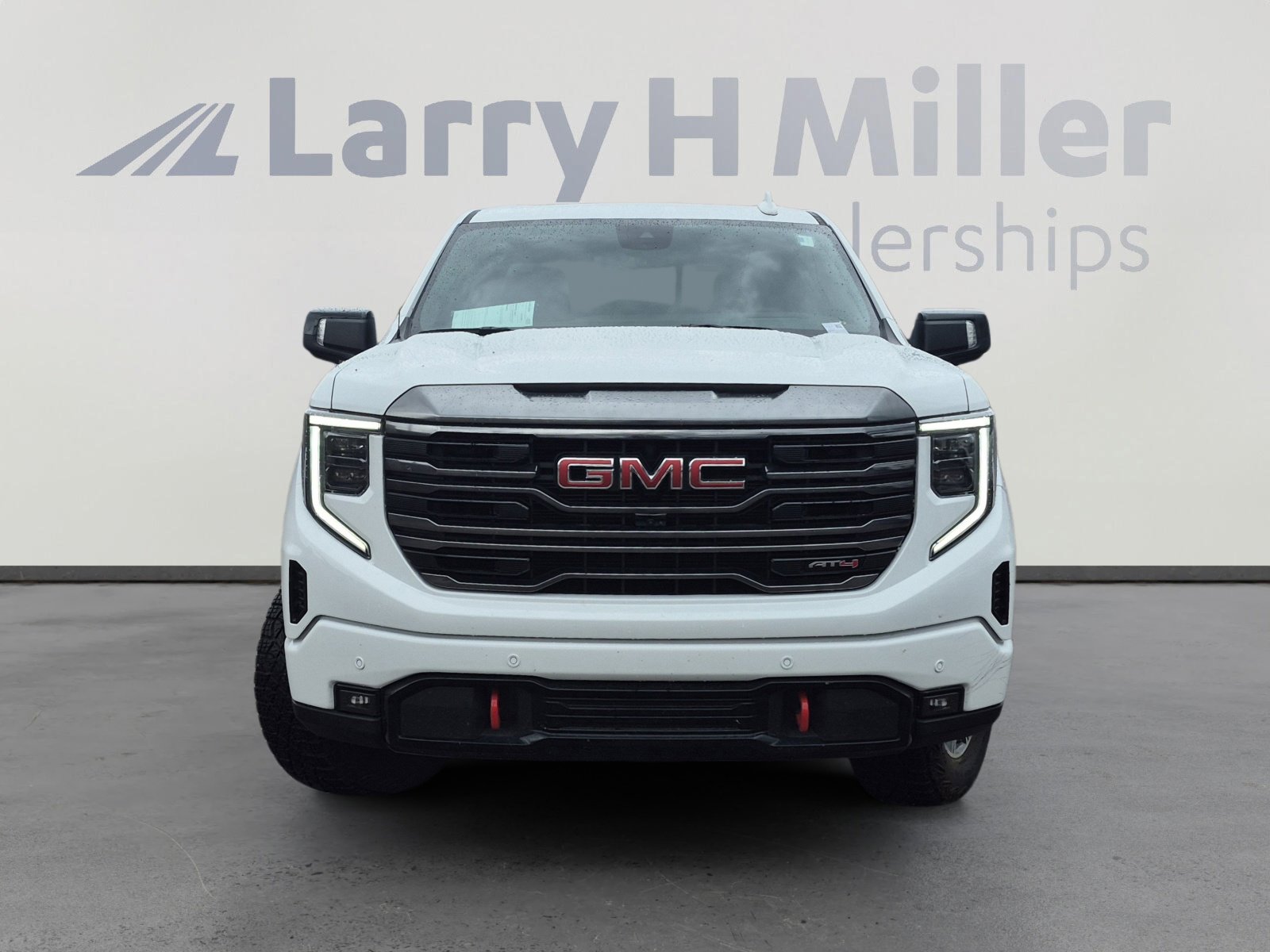 Used 2024 GMC Sierra 1500 AT4 w/ Technology Package image 8