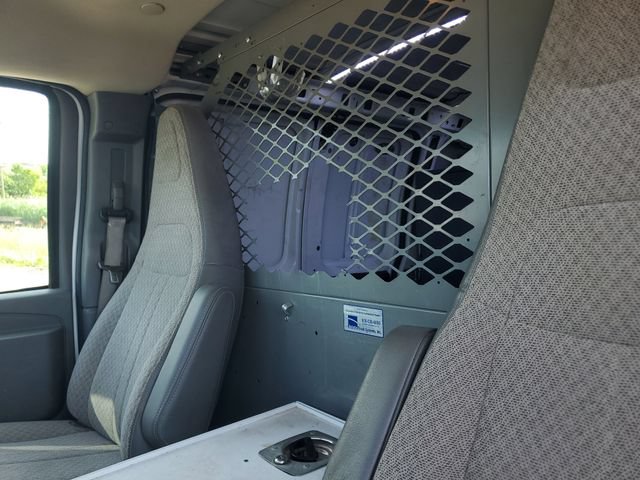 Used 2017 Chevrolet Express 2500 RWD image 8