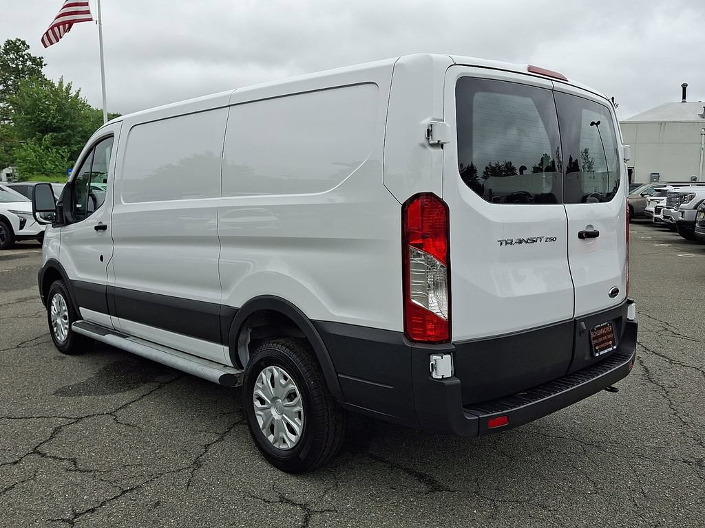 Used 2025 Ford Transit 250 Low Roof w/ Exterior Upgrade Package RWD image 4