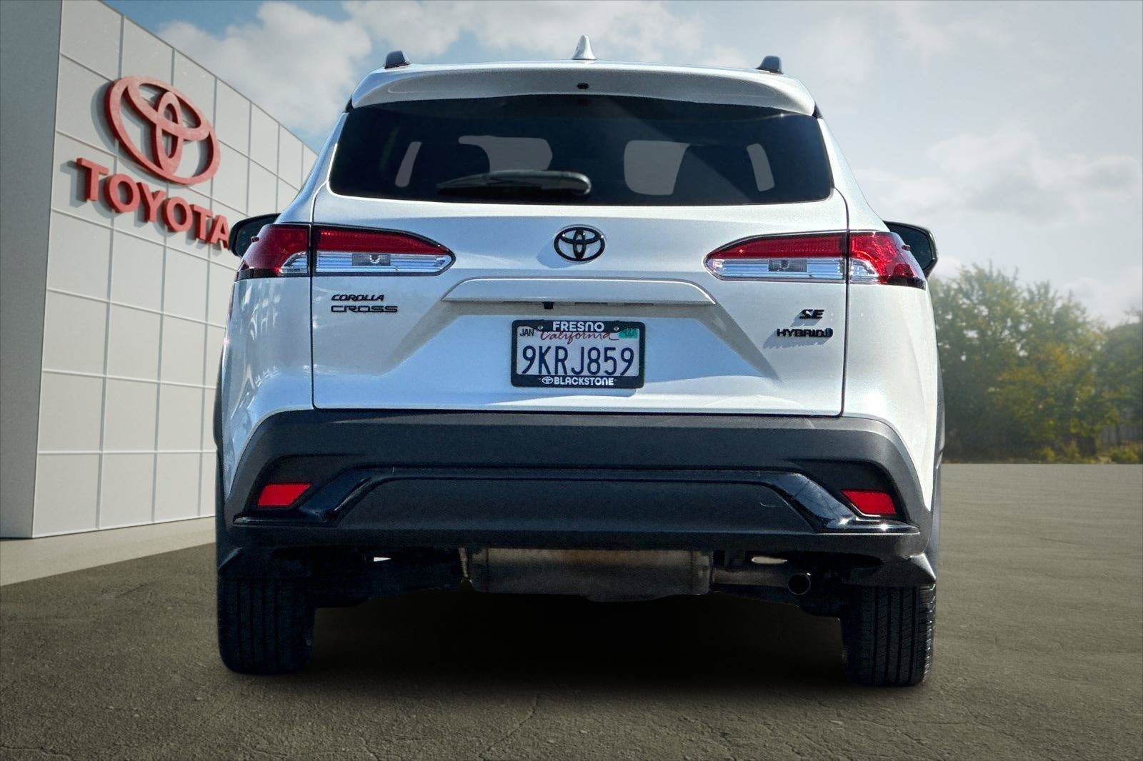 Used 2024 Toyota Corolla Cross AWD Hybrid image 4