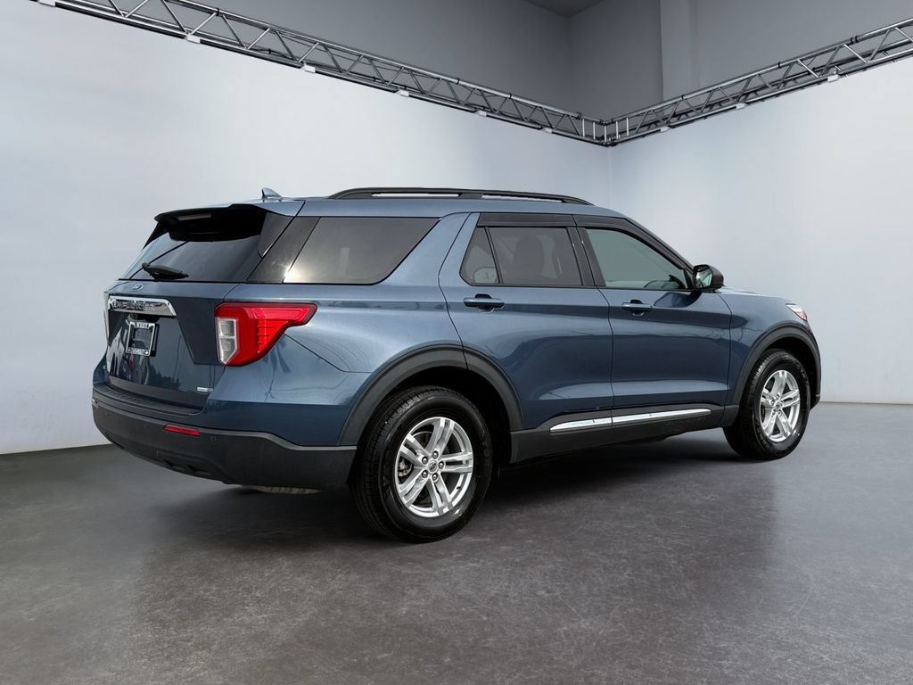 Used 2020 Ford Explorer XLT w/ Comfort Package AWD/4WD image 3