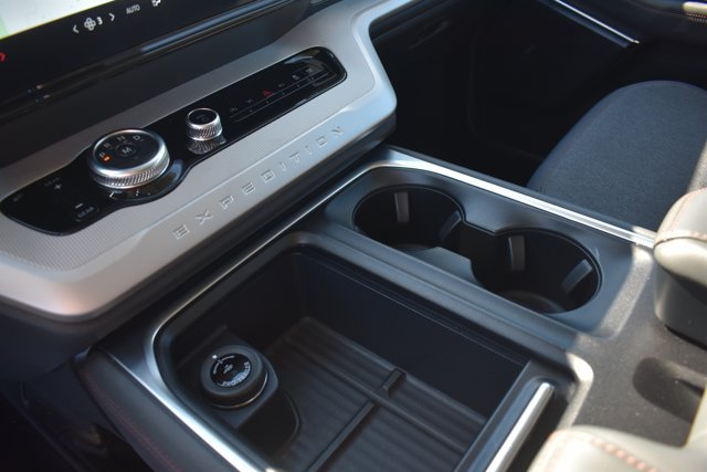 Used 2025 Ford Expedition Max Active RWD image 29