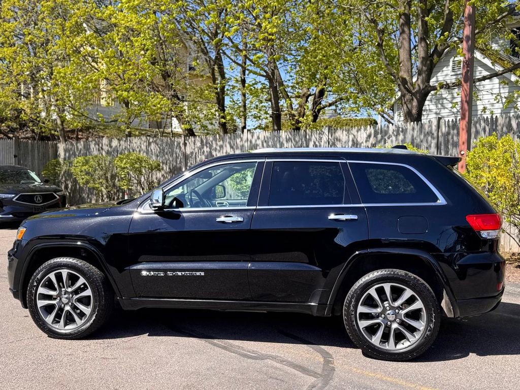 Used 2018 Jeep Grand Cherokee Overland AWD/4WD image 3