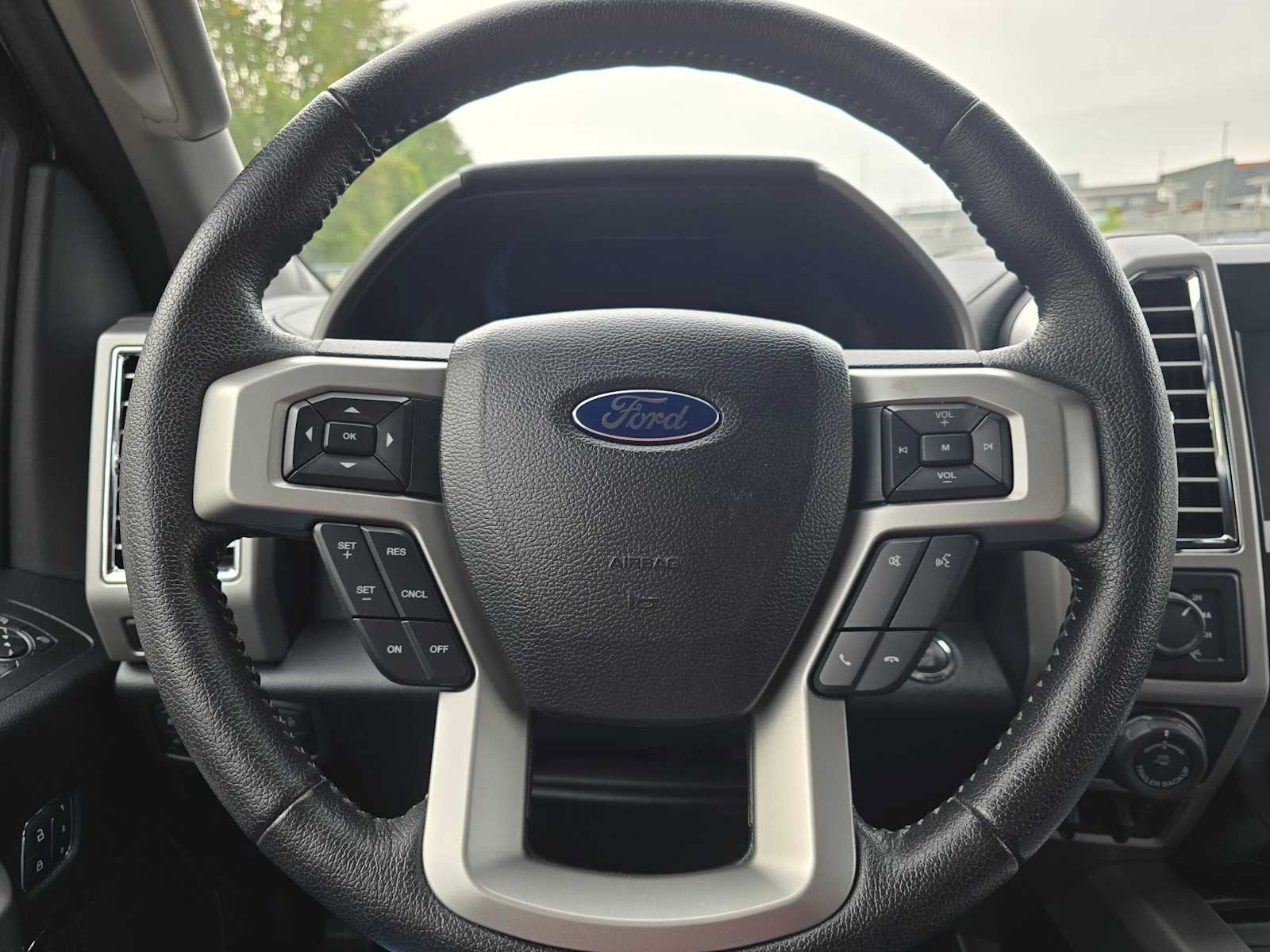 Used 2016 Ford F150 Lariat w/ Equipment Group 502A Luxury AWD/4WD image 24