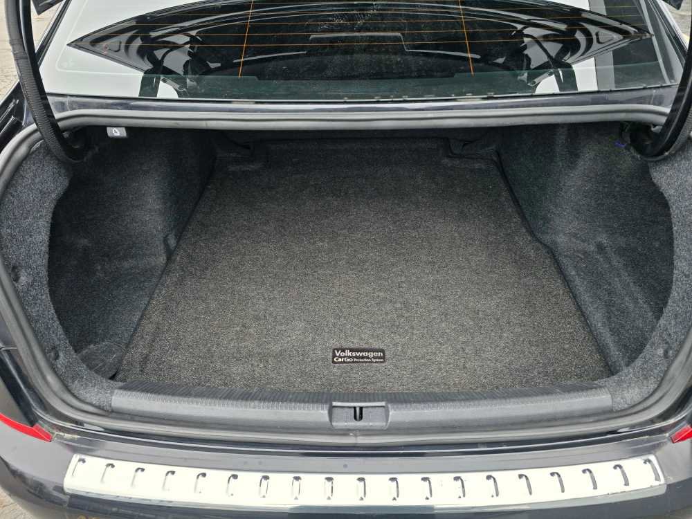 Used 2022 Volkswagen Passat 2.0T SE image 30