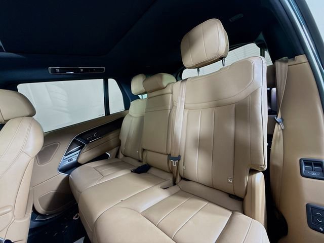 Used 2025 Land Rover Range Rover Long Wheelbase SE AWD/4WD image 24