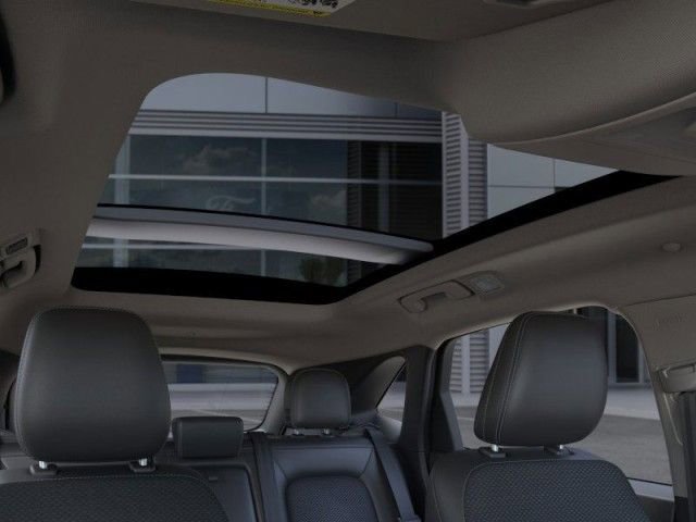 New 2025 Ford Escape SE image 25