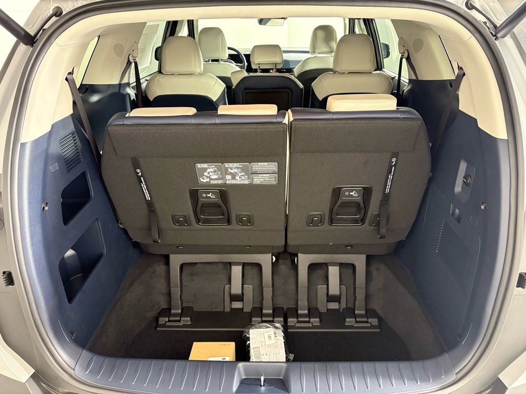New 2026 Kia Carnival EX image 17