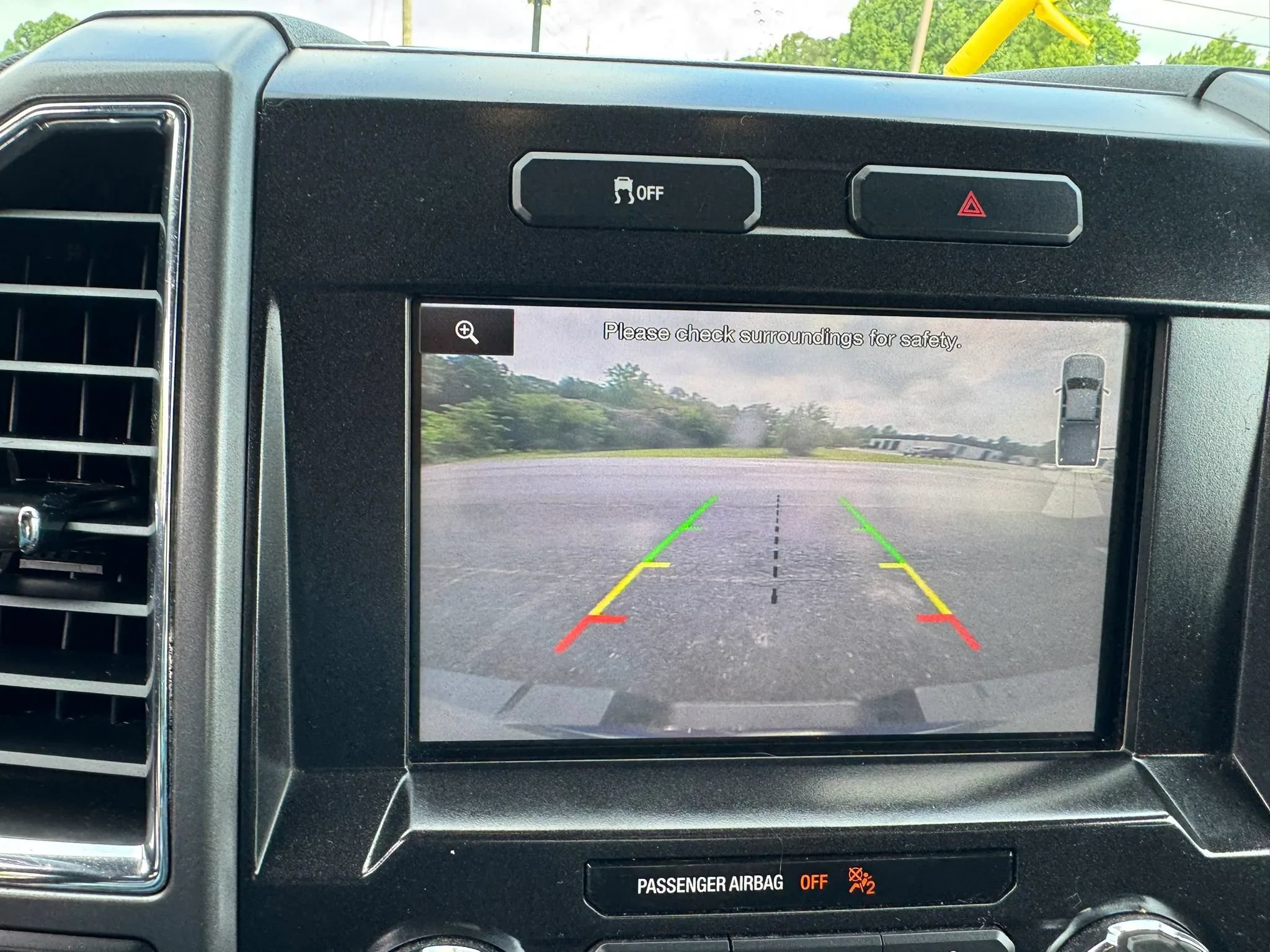 Used 2015 Ford F150 XLT w/ Equipment Group 302A Luxury AWD/4WD image 29