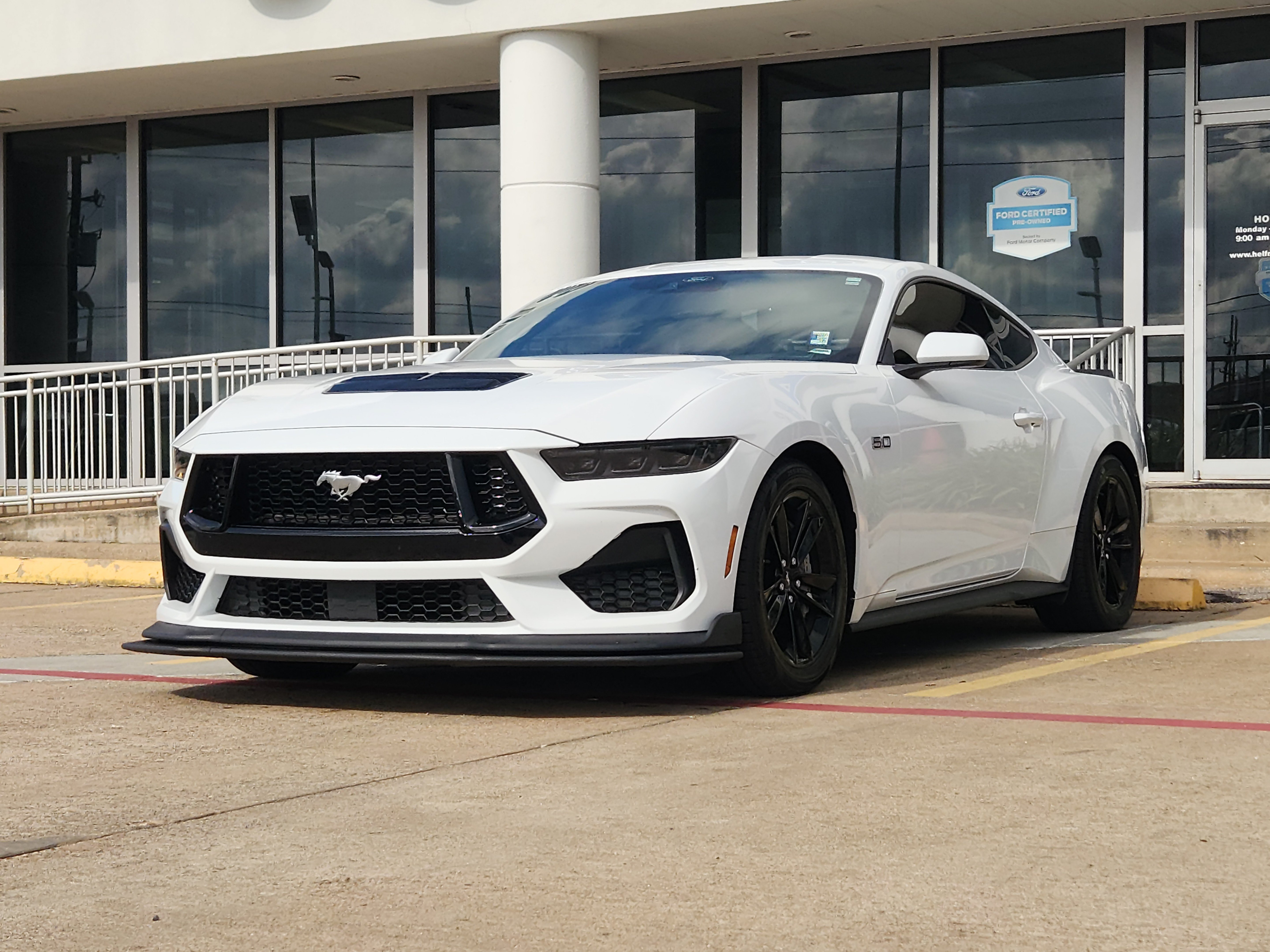 Used 2025 Ford Mustang GT RWD image 2