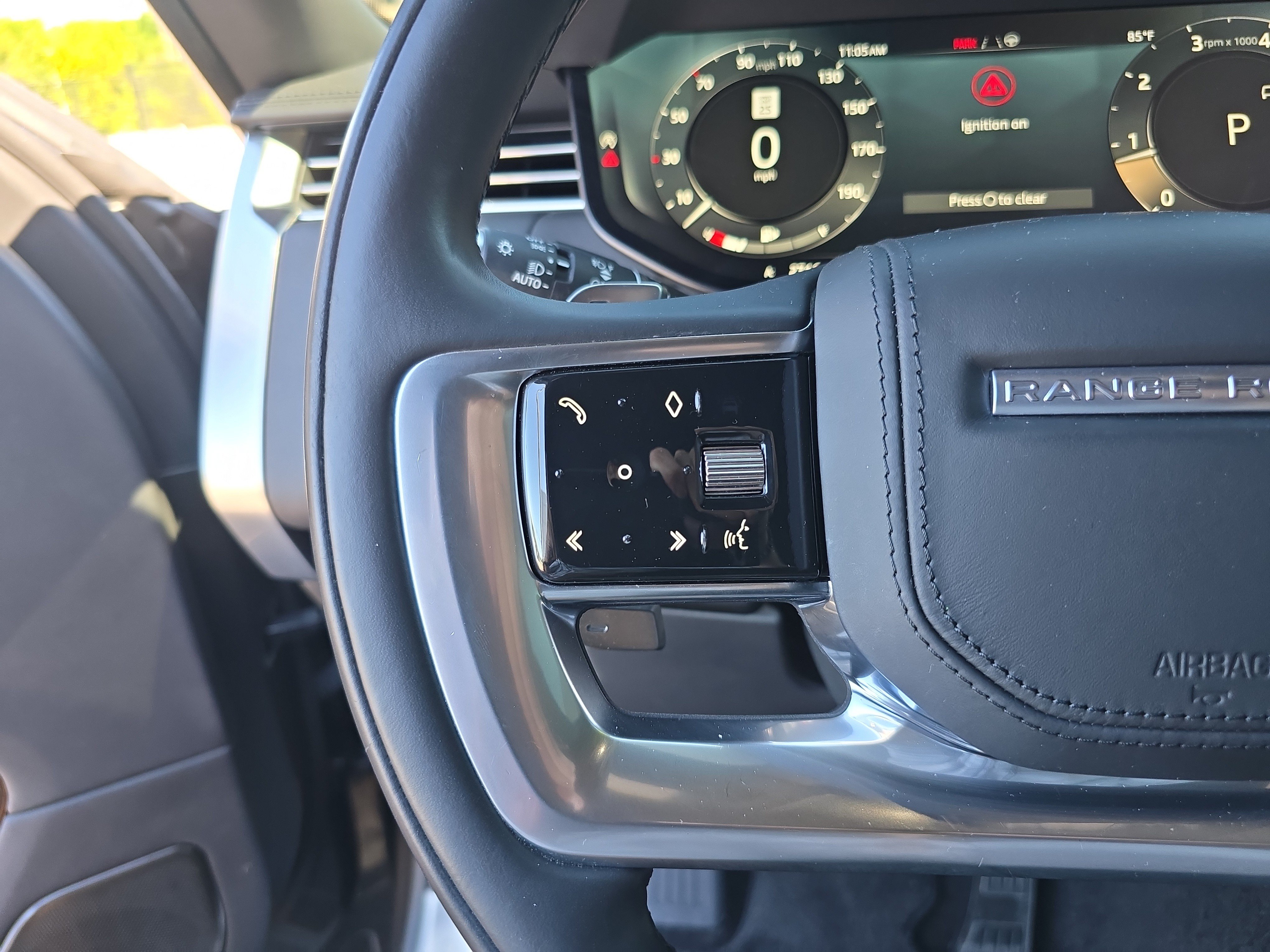 Certified 2023 Land Rover Range Rover SV AWD/4WD image 30