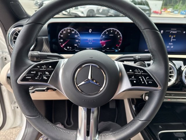 Used 2025 Mercedes-Benz CLA 250 4MATIC image 13