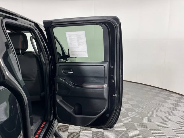 Used 2025 Nissan Frontier PRO-4X w/ Pro Convenience Package AWD/4WD image 40