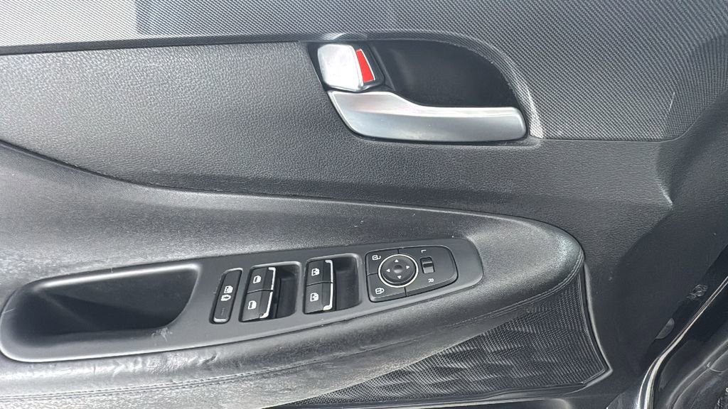 Used 2023 Hyundai Santa Fe SEL image 20