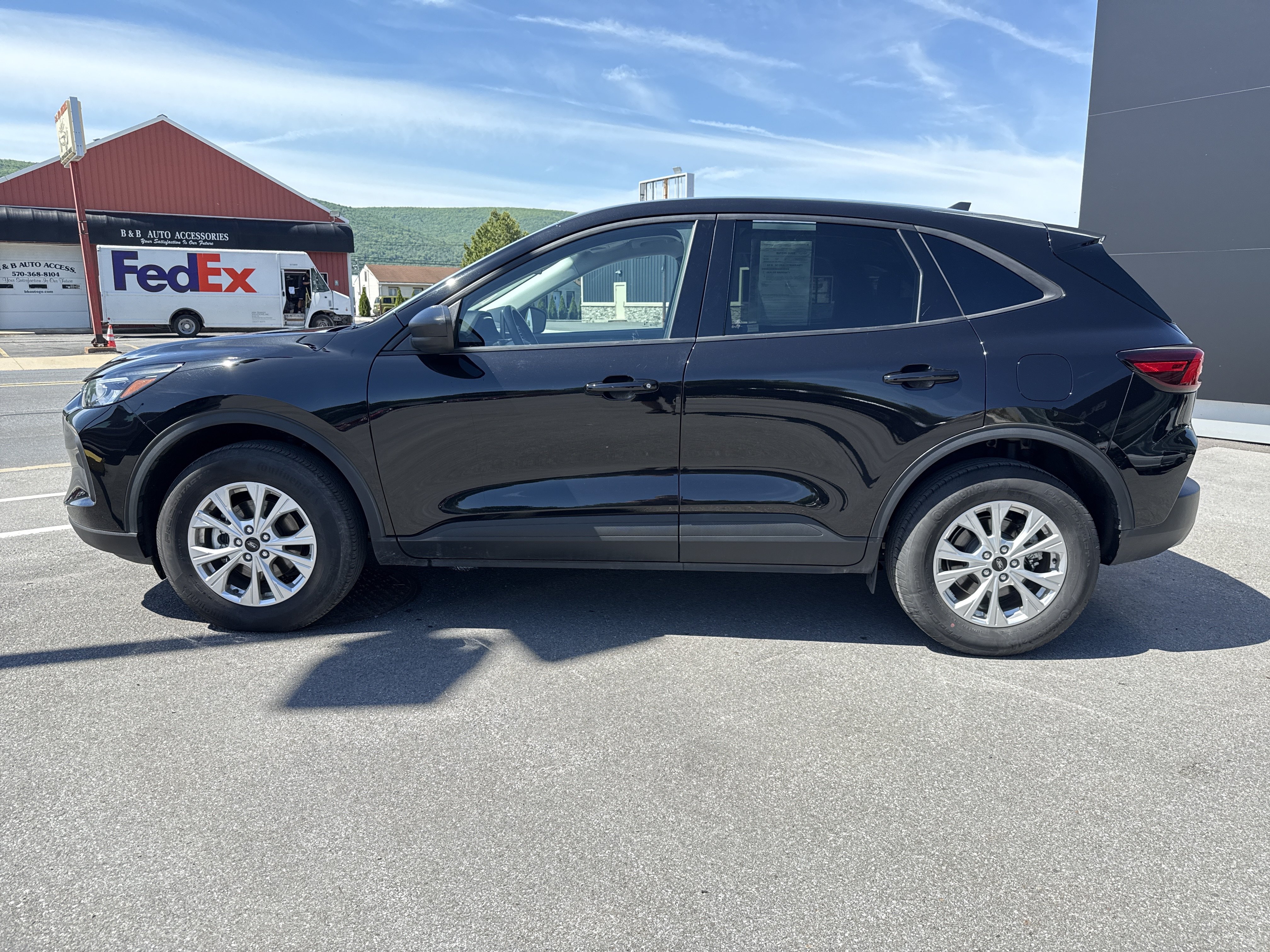 Used 2025 Ford Escape Active AWD/4WD image 7