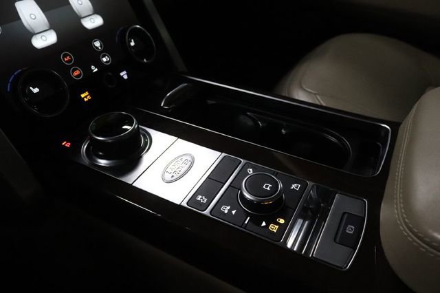 Used 2019 Land Rover Range Rover HSE image 18