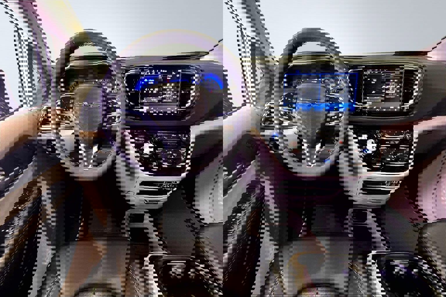 Used 2024 Chrysler Pacifica Touring-L image 8