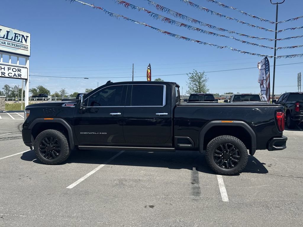 Used 2023 GMC Sierra 2500 Denali w/ Denali Black Diamond Edition AWD/4WD image 11