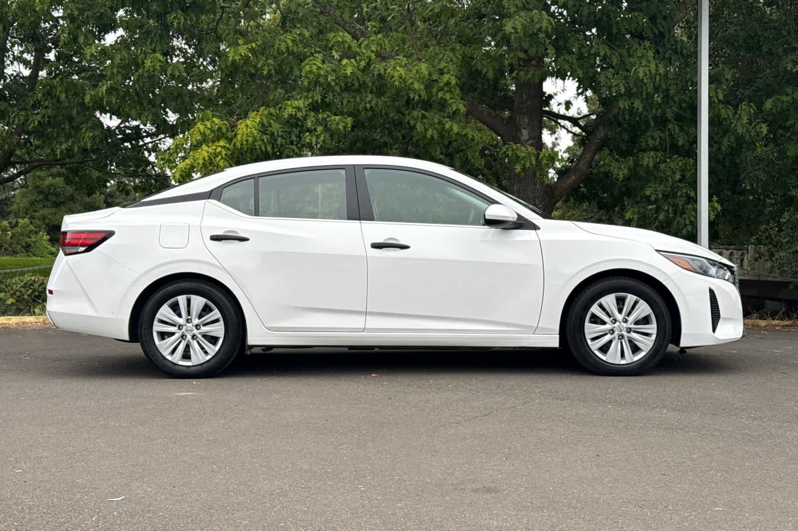 Used 2024 Nissan Sentra S FWD image 8