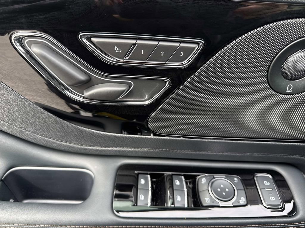 New 2026 Lincoln Aviator AWD image 19