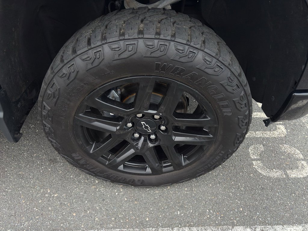 Used 2023 Chevrolet Silverado 1500 LT Trail Boss w/ Convenience Package II image 10