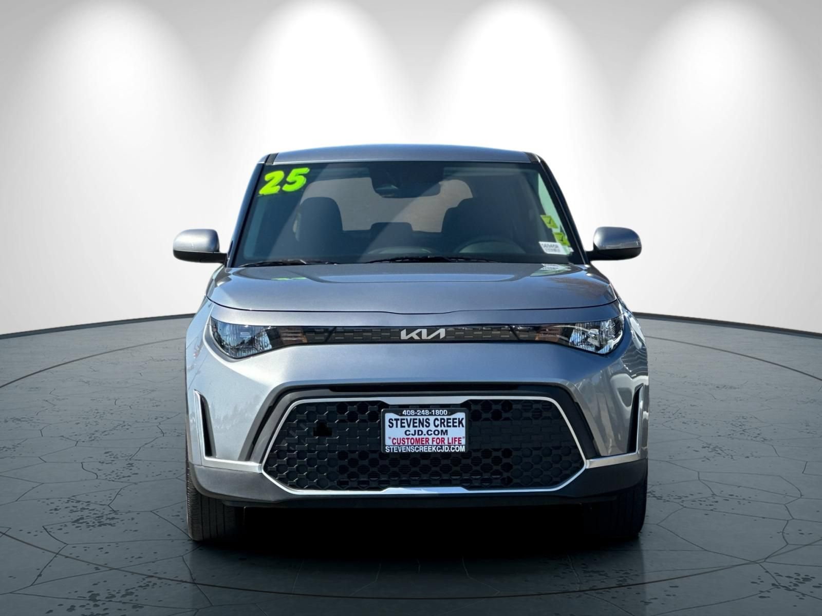 Used 2025 Kia Soul LX w/ LX Technology Package FWD image 9