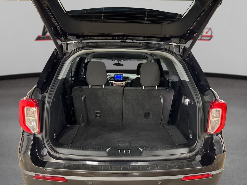 Used 2023 Ford Explorer XLT image 11