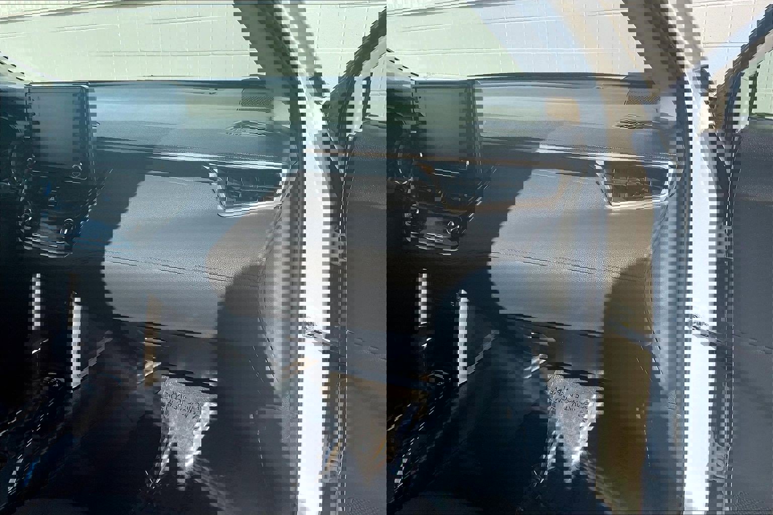 Used 2022 Toyota Corolla Cross LE image 21