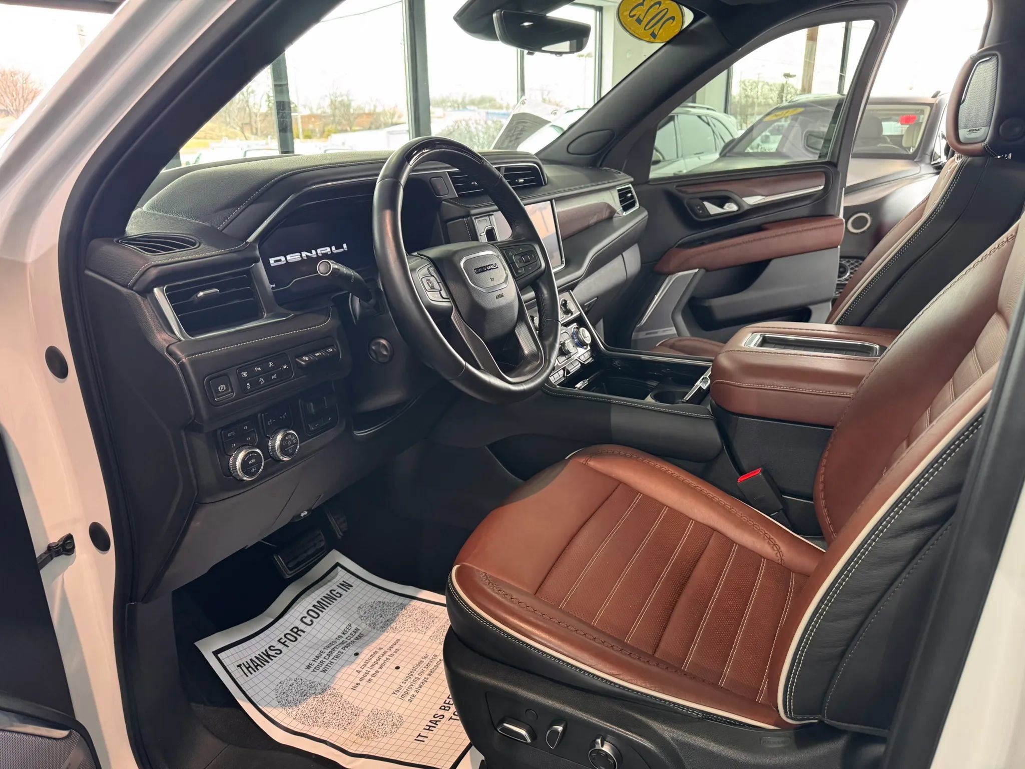 Used 2023 GMC Yukon Denali Ultimate AWD/4WD image 9