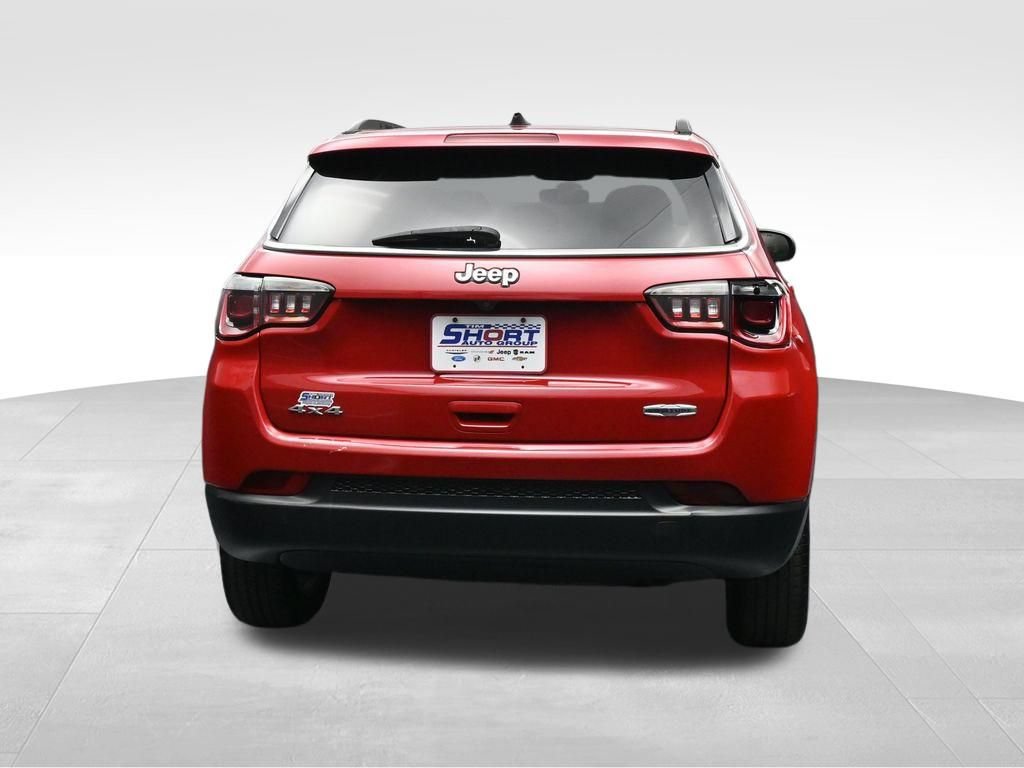 Used 2019 Jeep Compass Latitude w/ Cold Weather Group AWD/4WD image 4