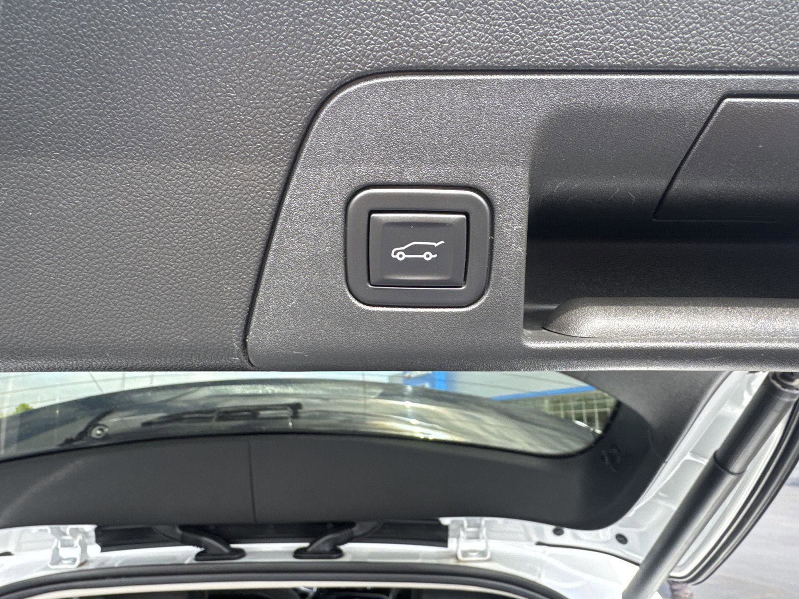 Used 2022 Buick Envision Preferred FWD image 11