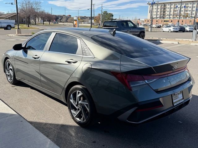 Used 2025 Hyundai Elantra Limited image 5