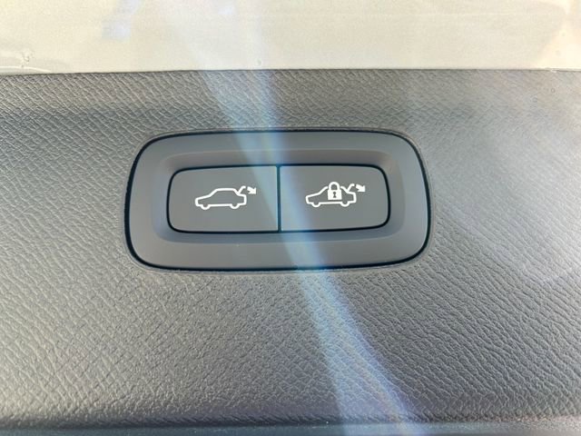 New 2026 Volvo XC90 B6 Plus image 18