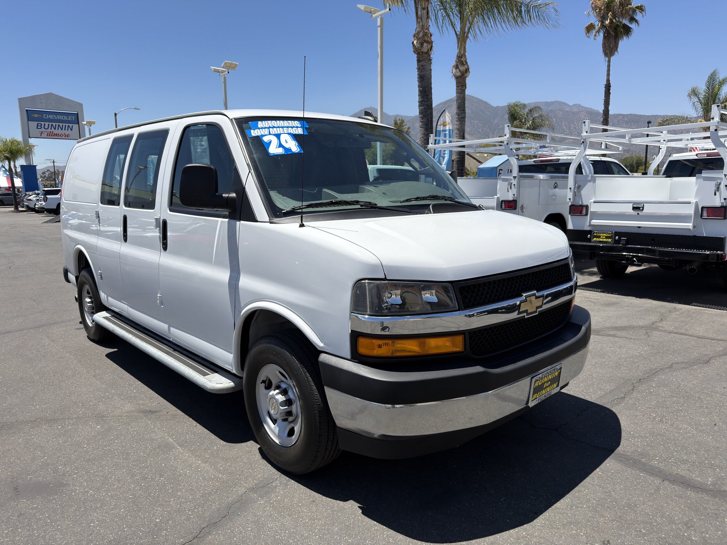 Used 2024 Chevrolet Express 2500 w/ Driver Convenience Package RWD image 2