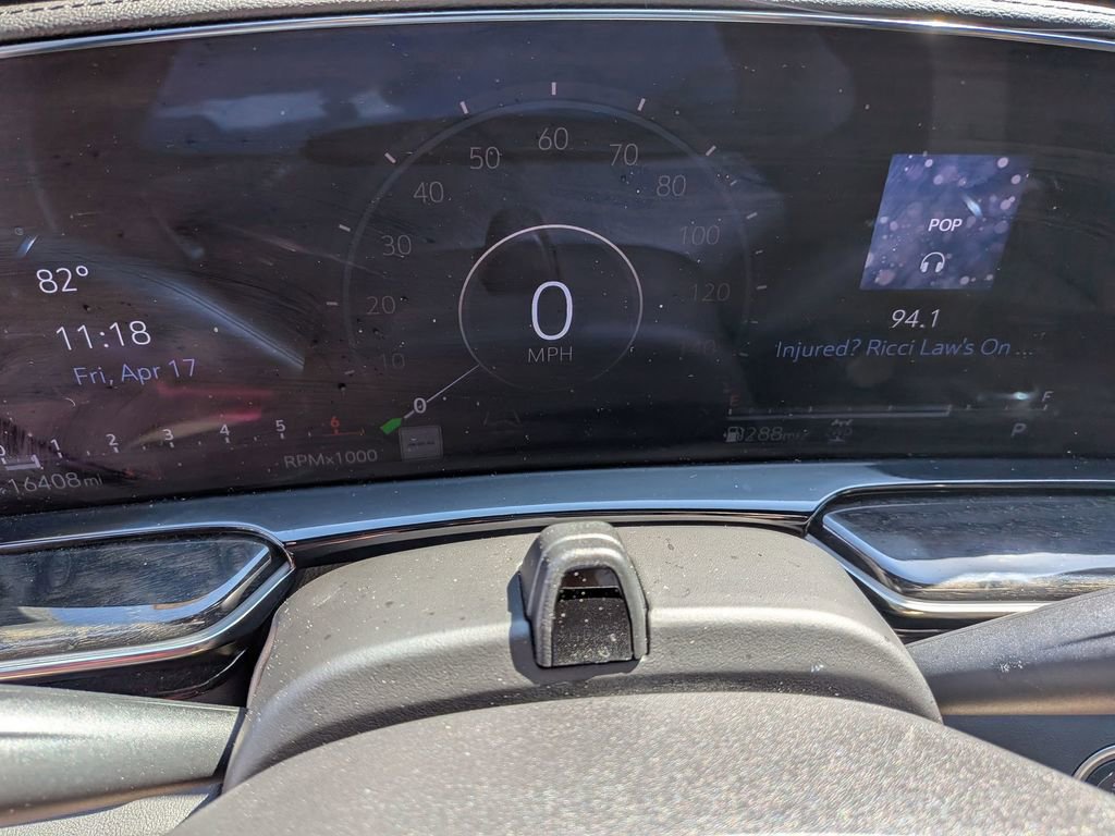 Certified 2024 Cadillac Escalade ESV Premium Luxury image 17