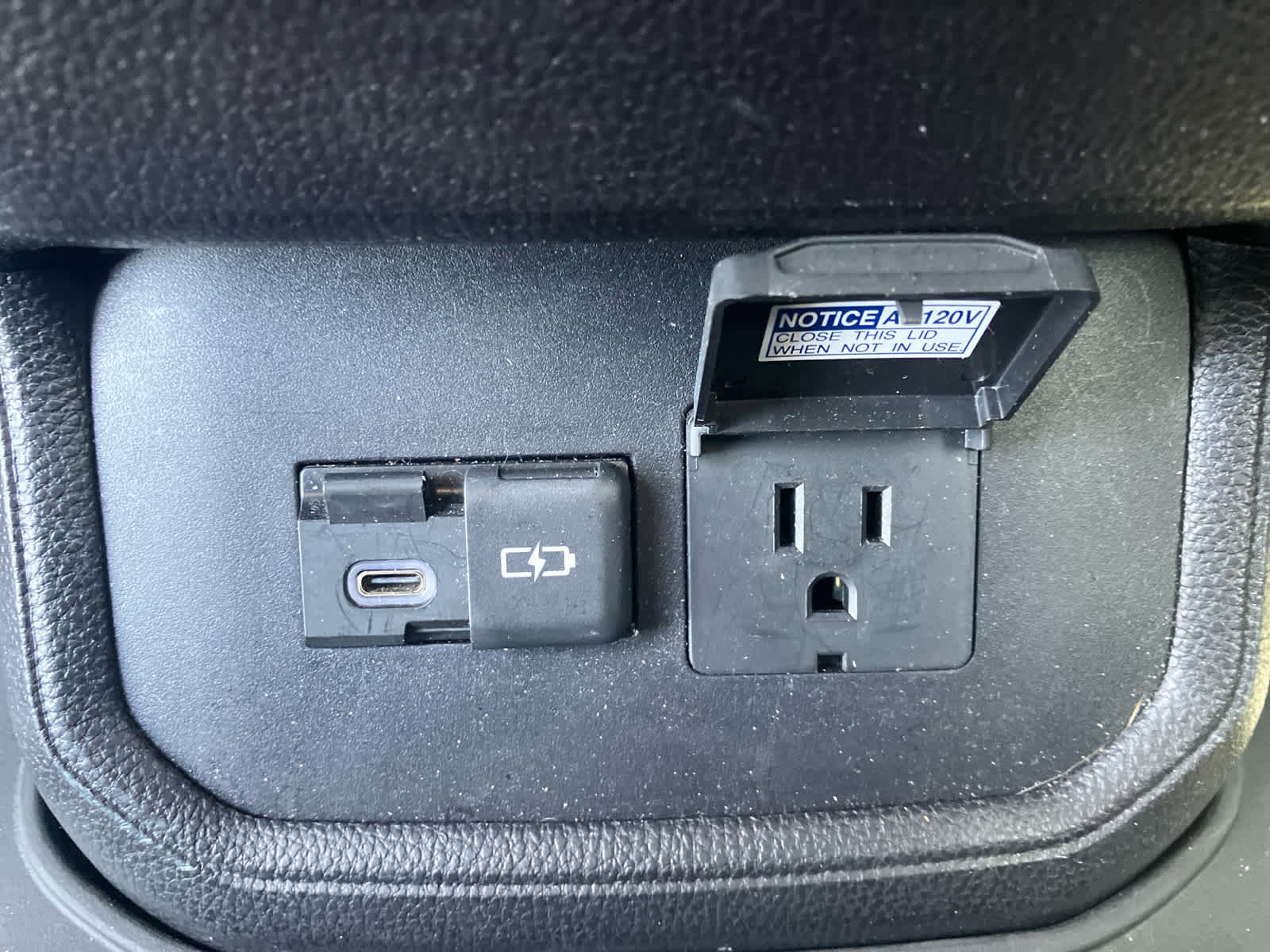 Used 2023 Toyota Highlander Limited image 39