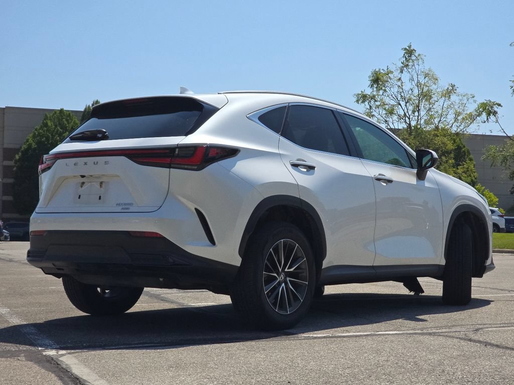 Used 2025 Lexus NX 250 AWD w/ Accessory Package (2T) image 17