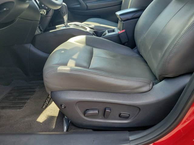 Used 2015 Nissan Rogue SV FWD image 17