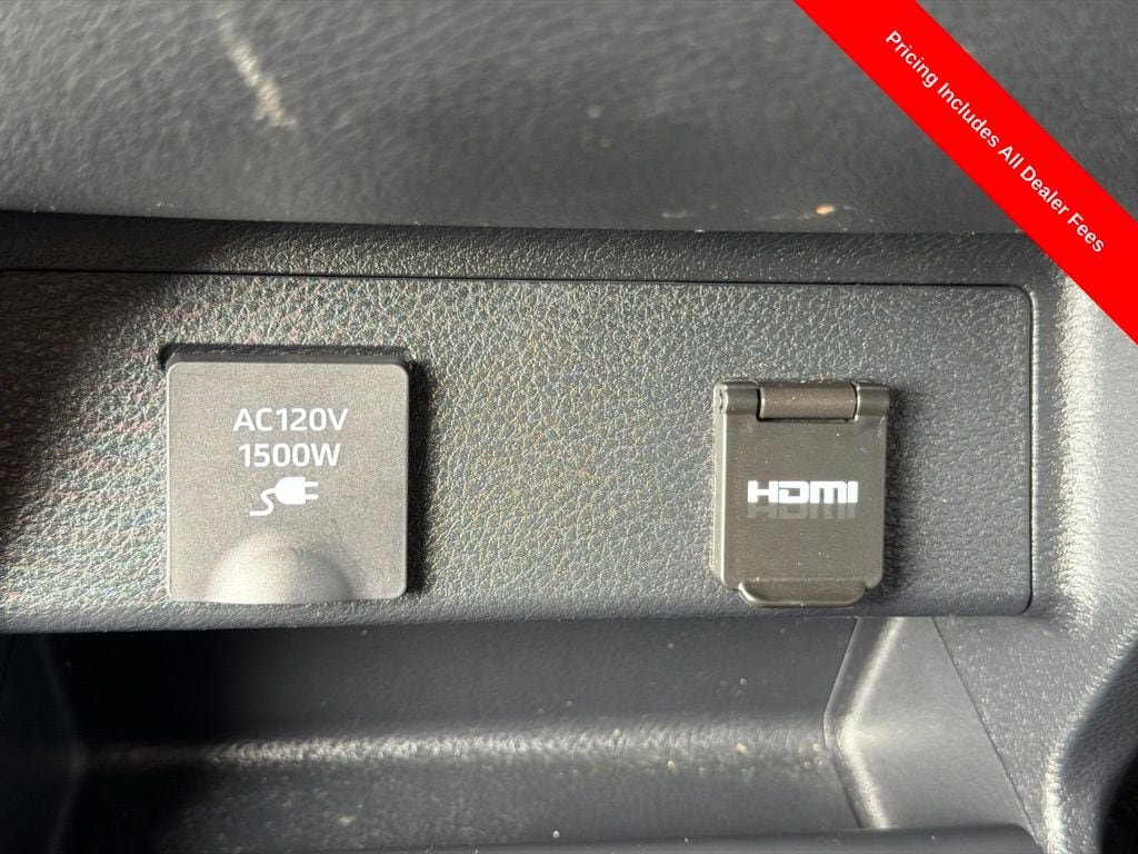 Used 2022 Toyota Sienna XSE w/ XSE Plus Package FWD image 40
