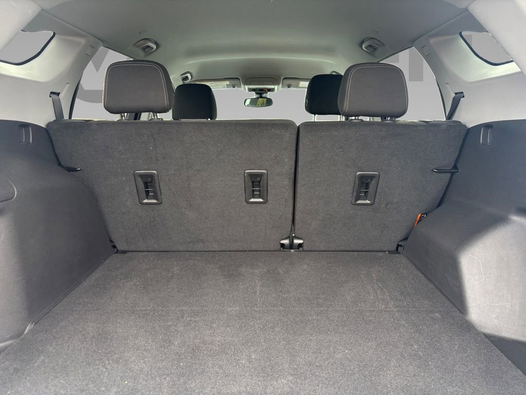 Used 2024 GMC Terrain SLE image 19