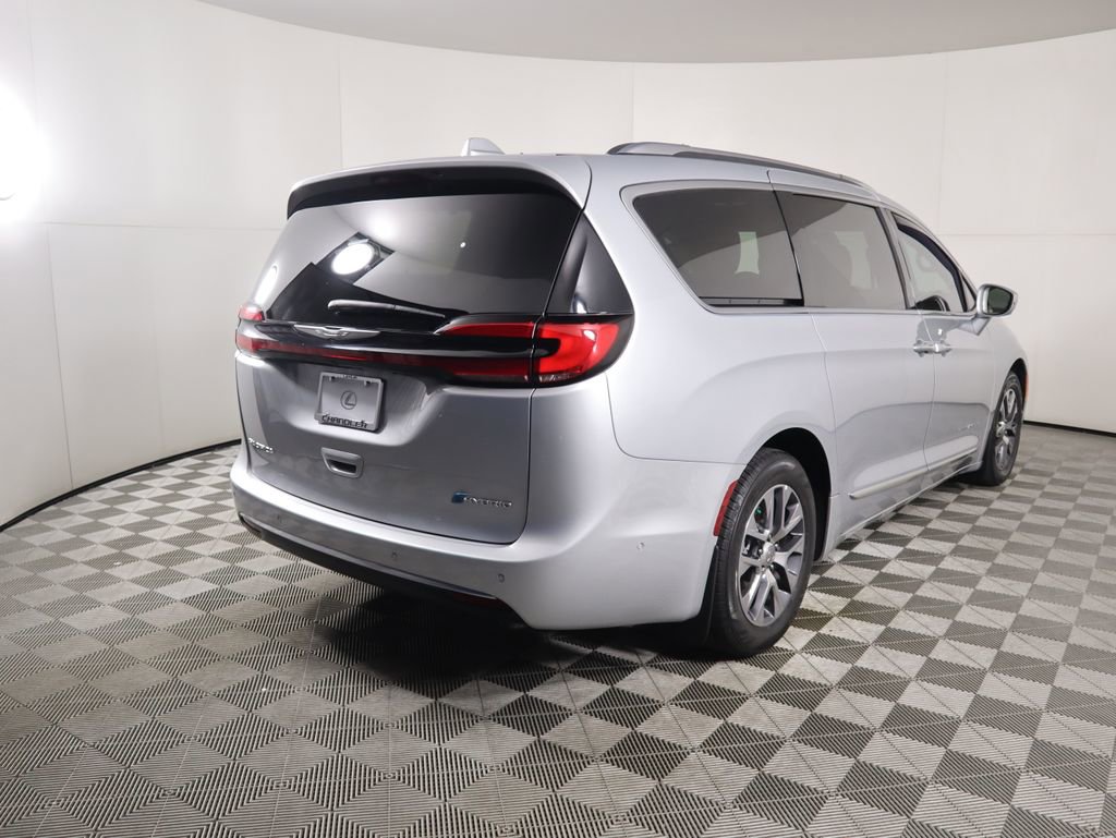 Used 2022 Chrysler Pacifica Pinnacle image 5