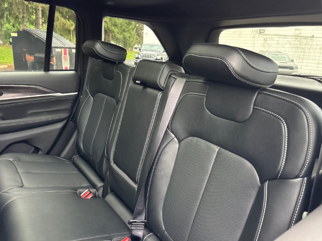 New 2027 Jeep Grand Cherokee Limited AWD/4WD image 8