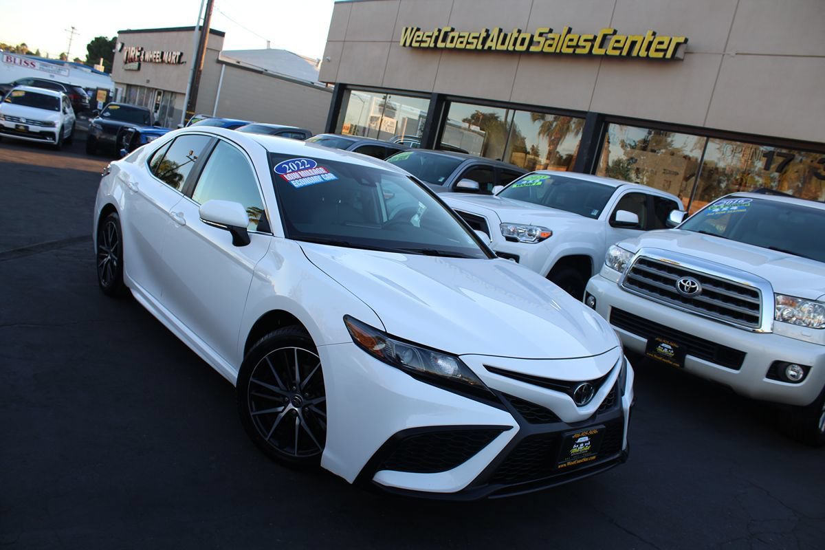 Used 2022 Toyota Camry SE w/ Carpet Mat Package (TMS) FWD image 36