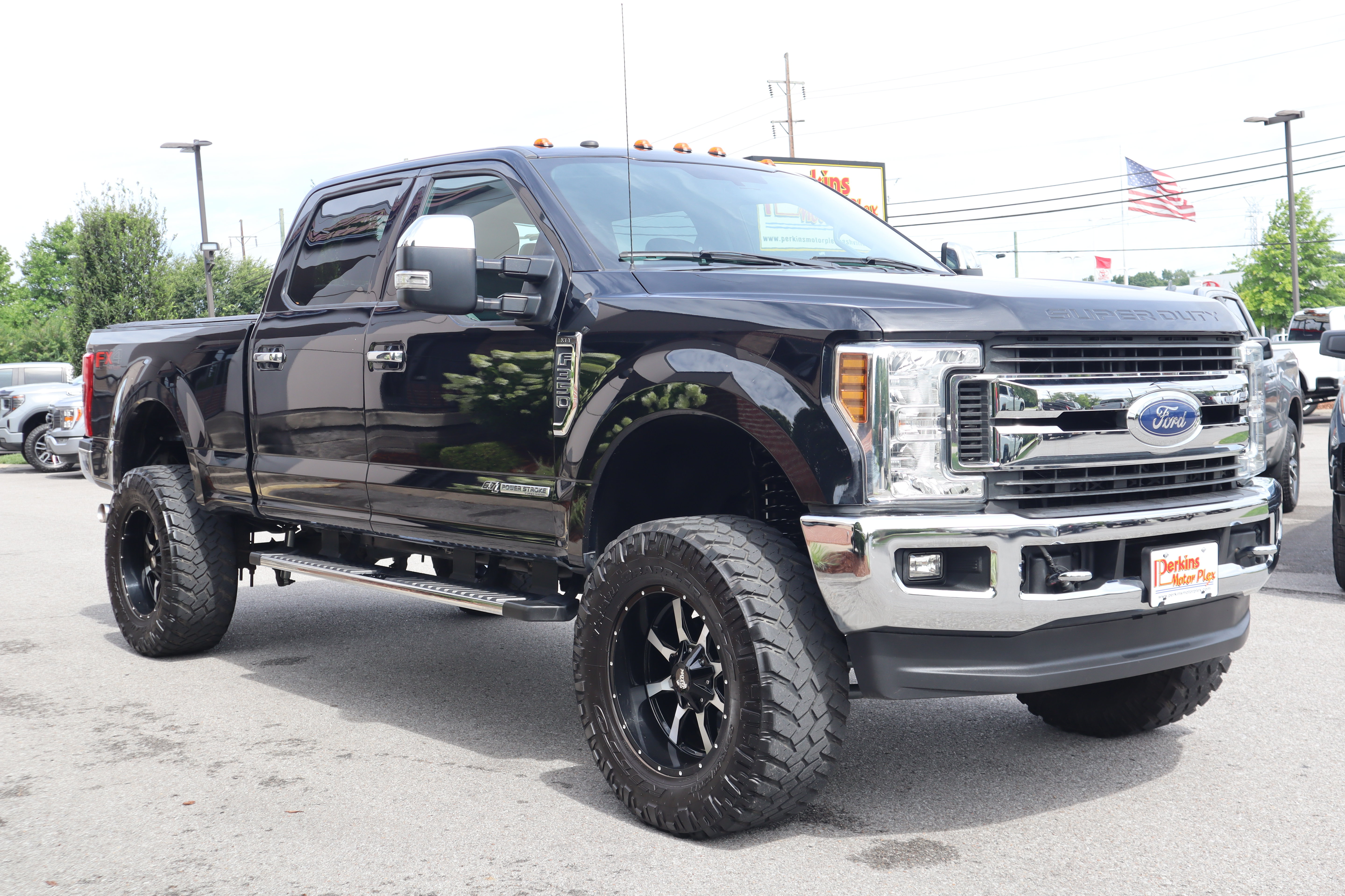 Used 2019 Ford F350 XLT w/ XLT Premium Package AWD/4WD image 5