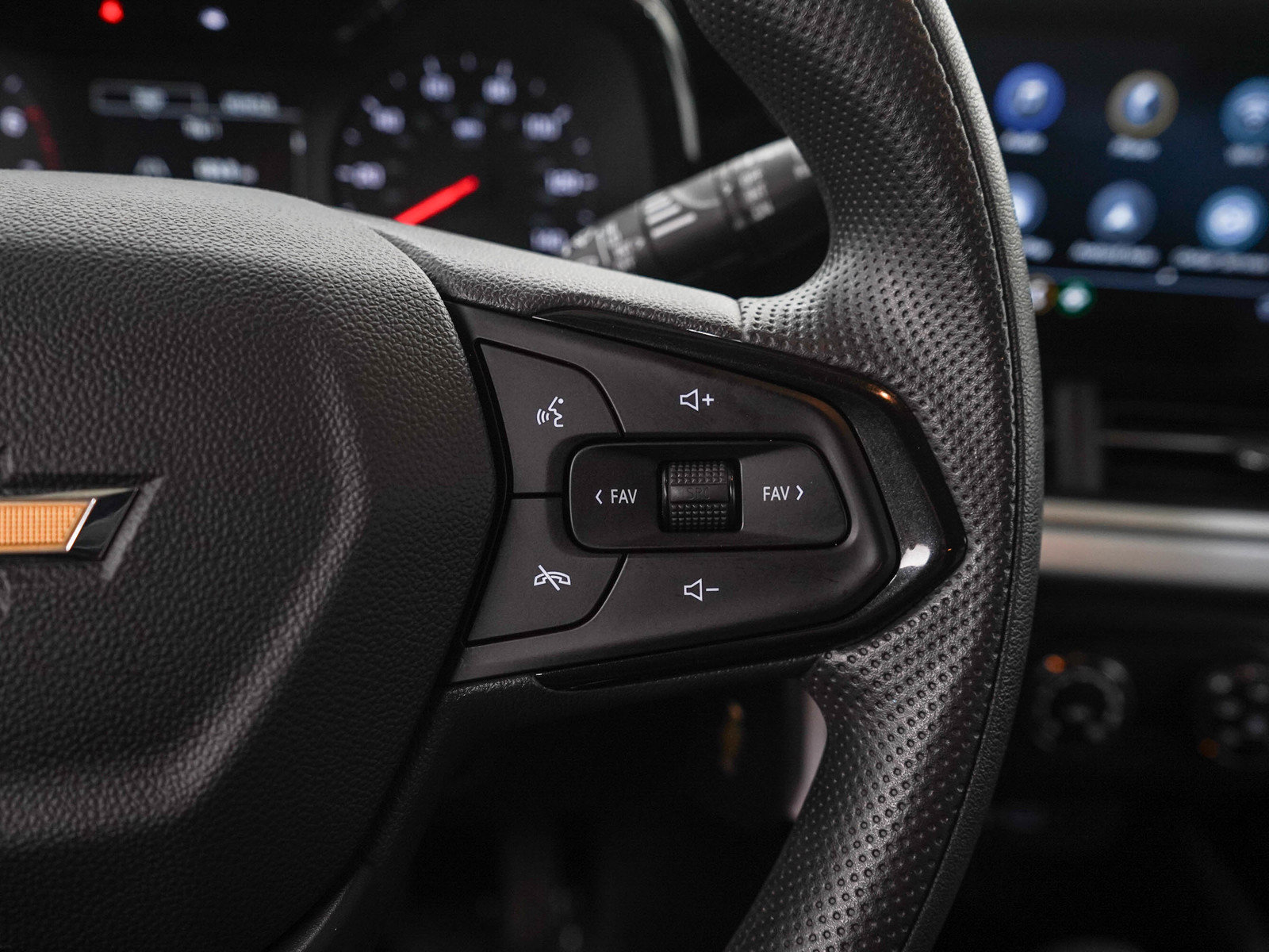 Used 2024 Chevrolet Trax LS FWD image 24