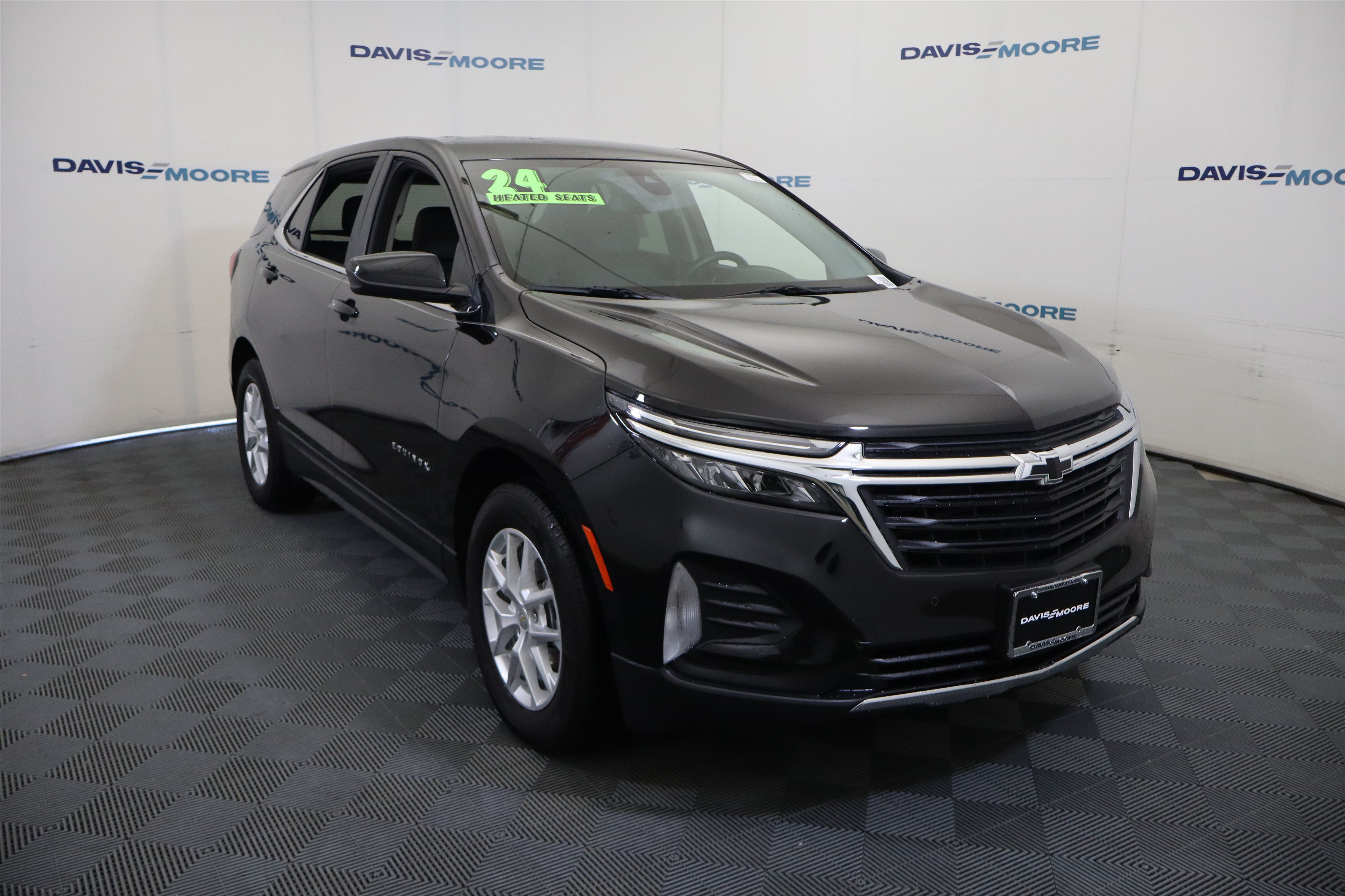 Used 2024 Chevrolet Equinox LT w/ LPO, Floor Liner Package FWD image 4