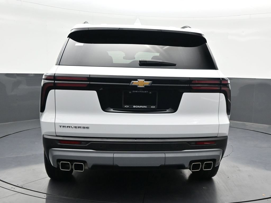 Used 2025 Chevrolet Traverse LT w/ Driver Confidence Package FWD image 4