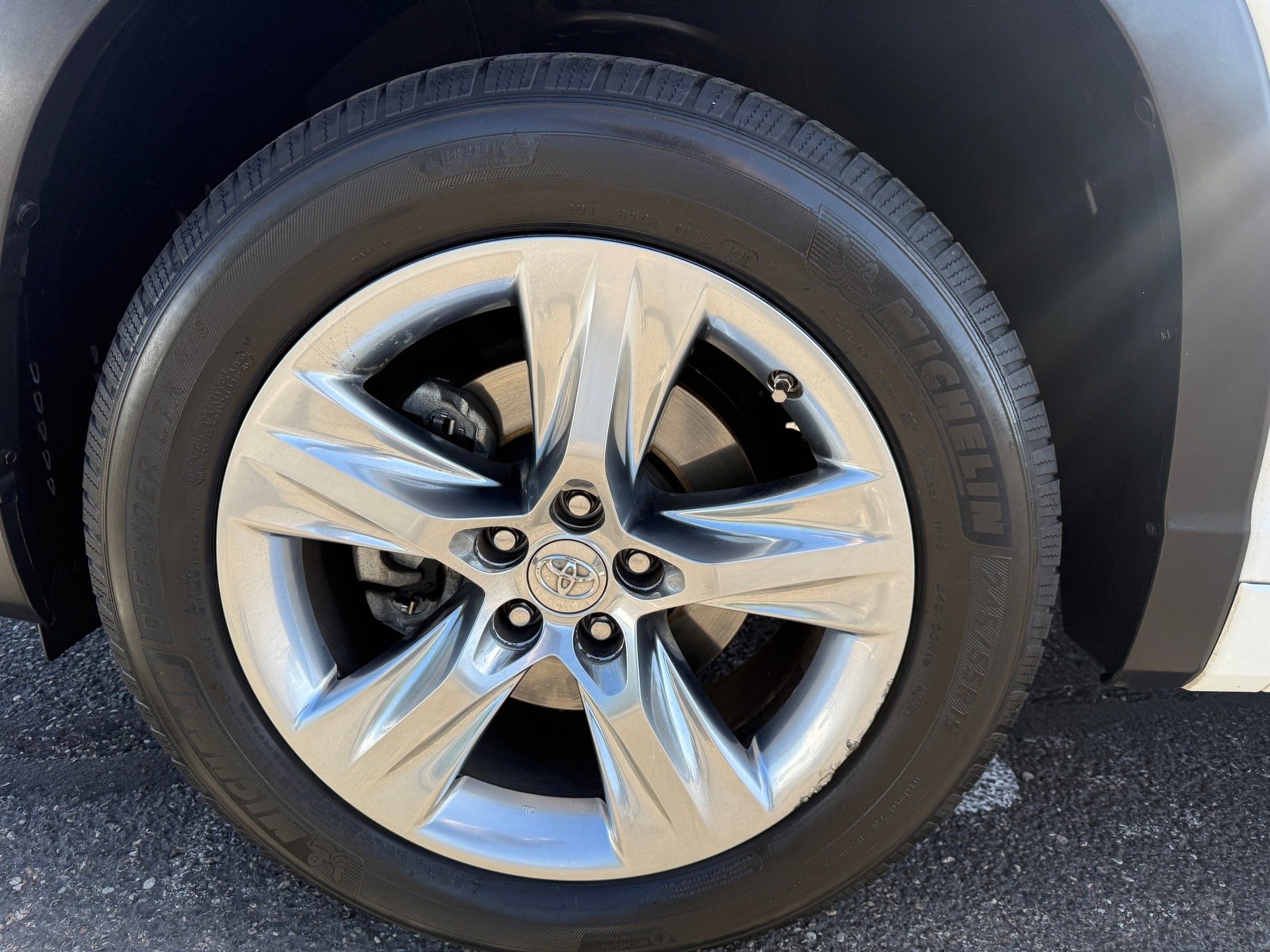 Used 2015 Toyota Highlander Limited FWD image 9